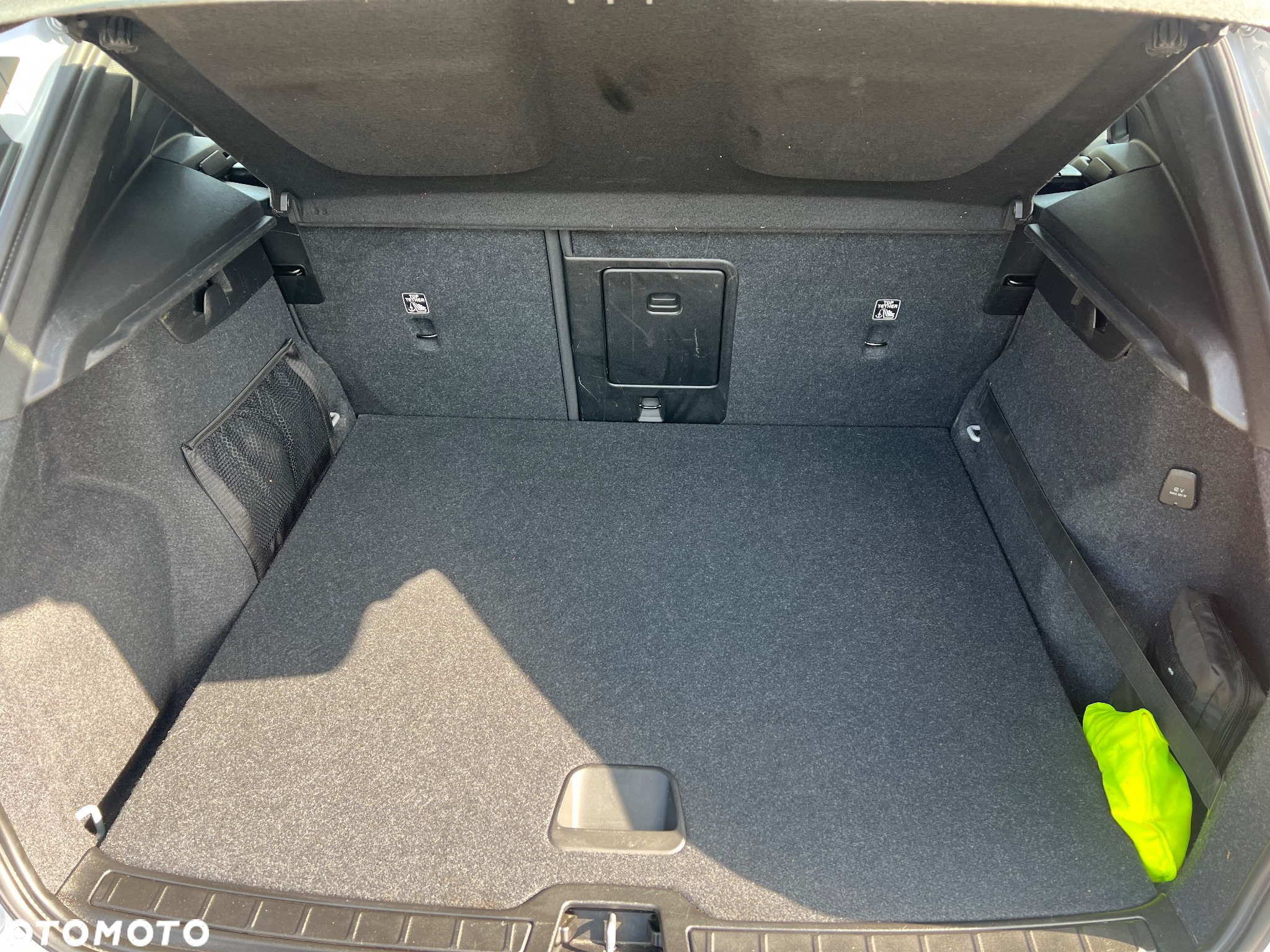 Volvo XC 40 T3 Geartronic Momentum Pro - 29