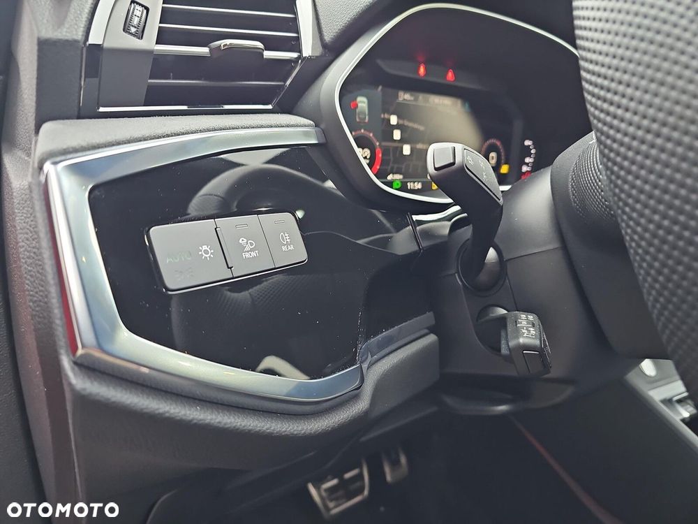 Audi Q3 Sportback - 11