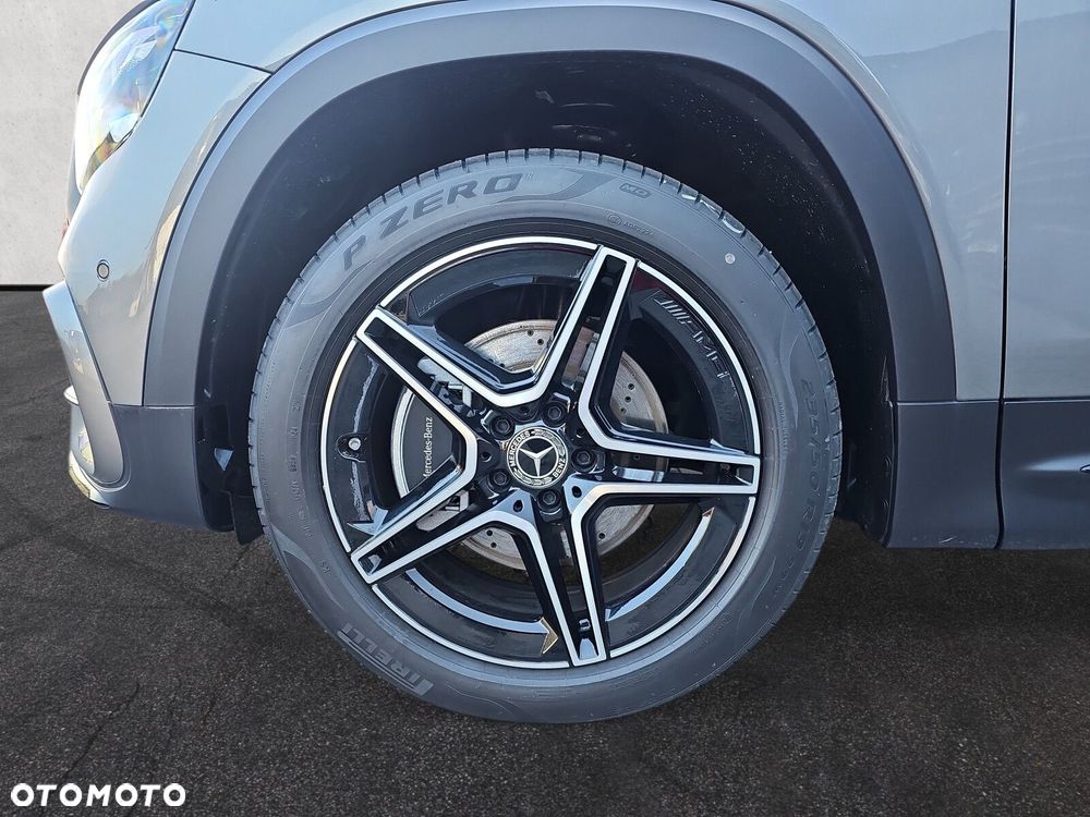 Mercedes-Benz GLB - 9