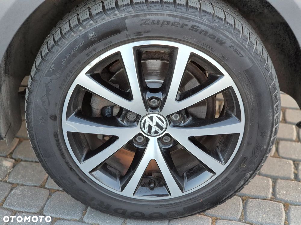 Volkswagen Touran 1.6 TDI DPF BlueMotion Technology DSG Comfortline - 32