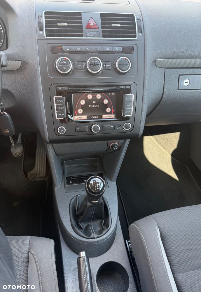 Volkswagen Touran 2.0 TDI DPF Life - 11