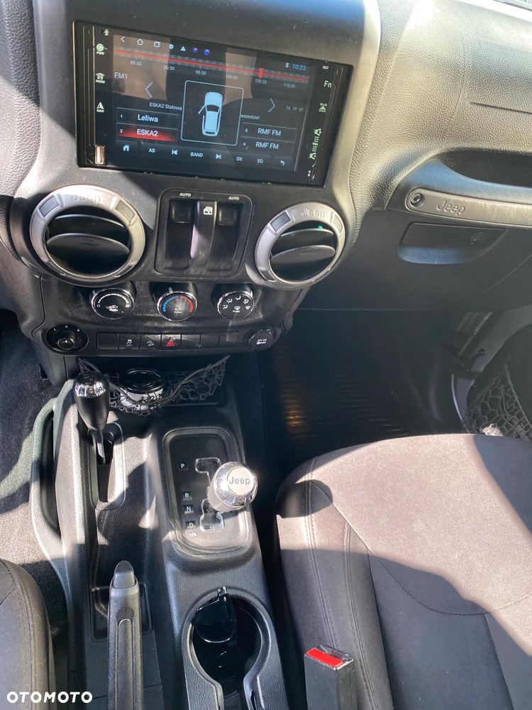 Jeep Wrangler - 6
