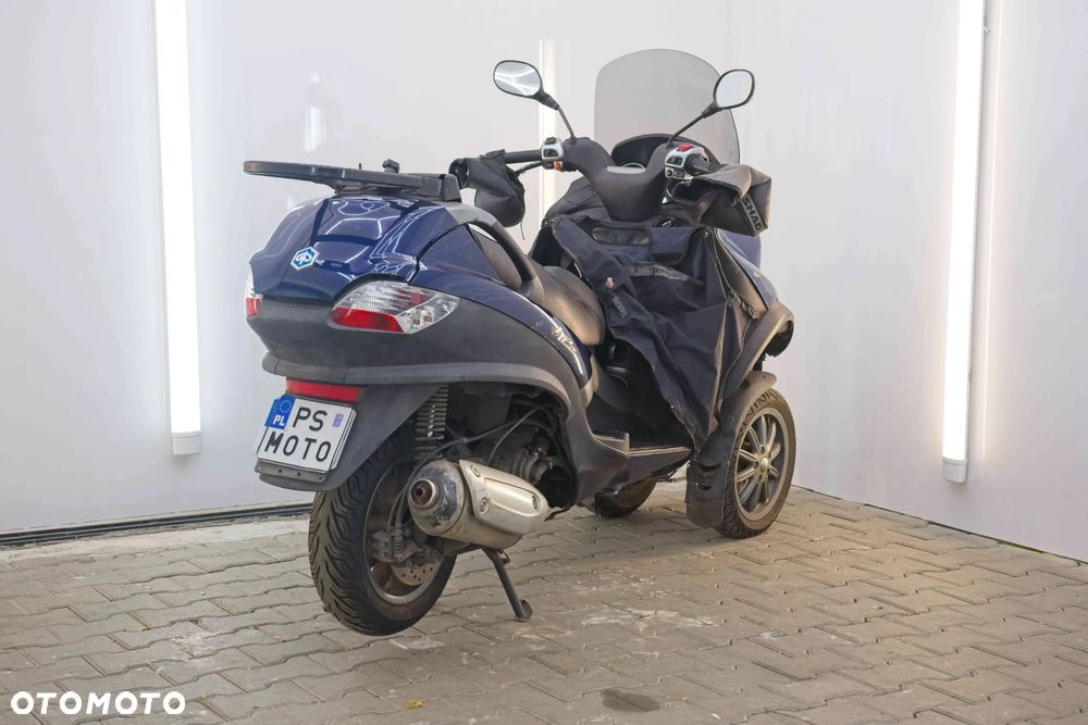 Piaggio MP-3 - 7