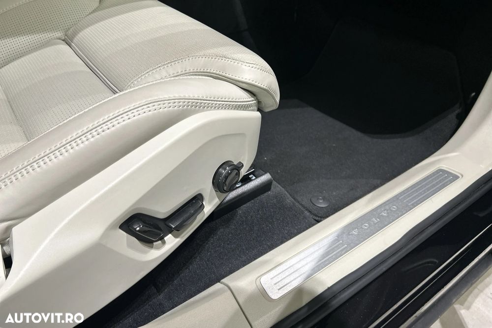 Volvo XC 60 T6 AWD AT PHEV Plus Bright - 16