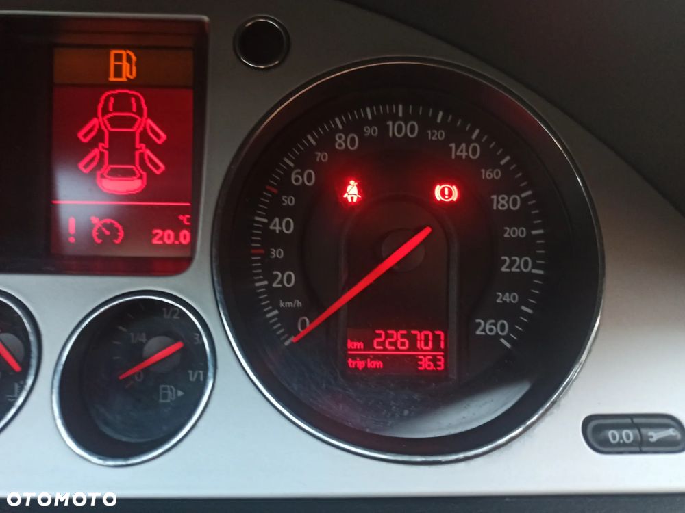 Volkswagen Passat 1.8 TSI Sportline - 16