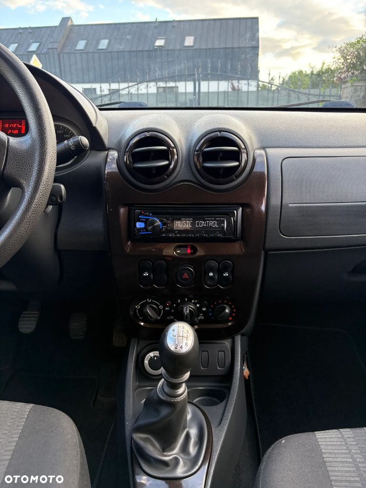 Dacia Duster 1.6 16V 4x4 - 11