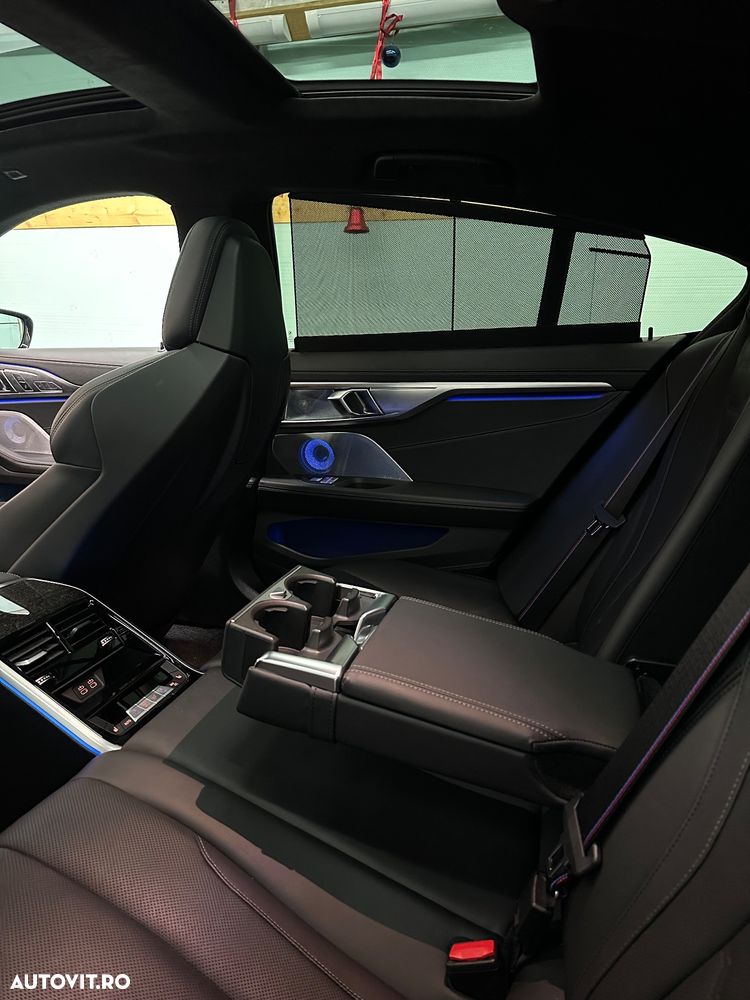 BMW Seria 8 - 34