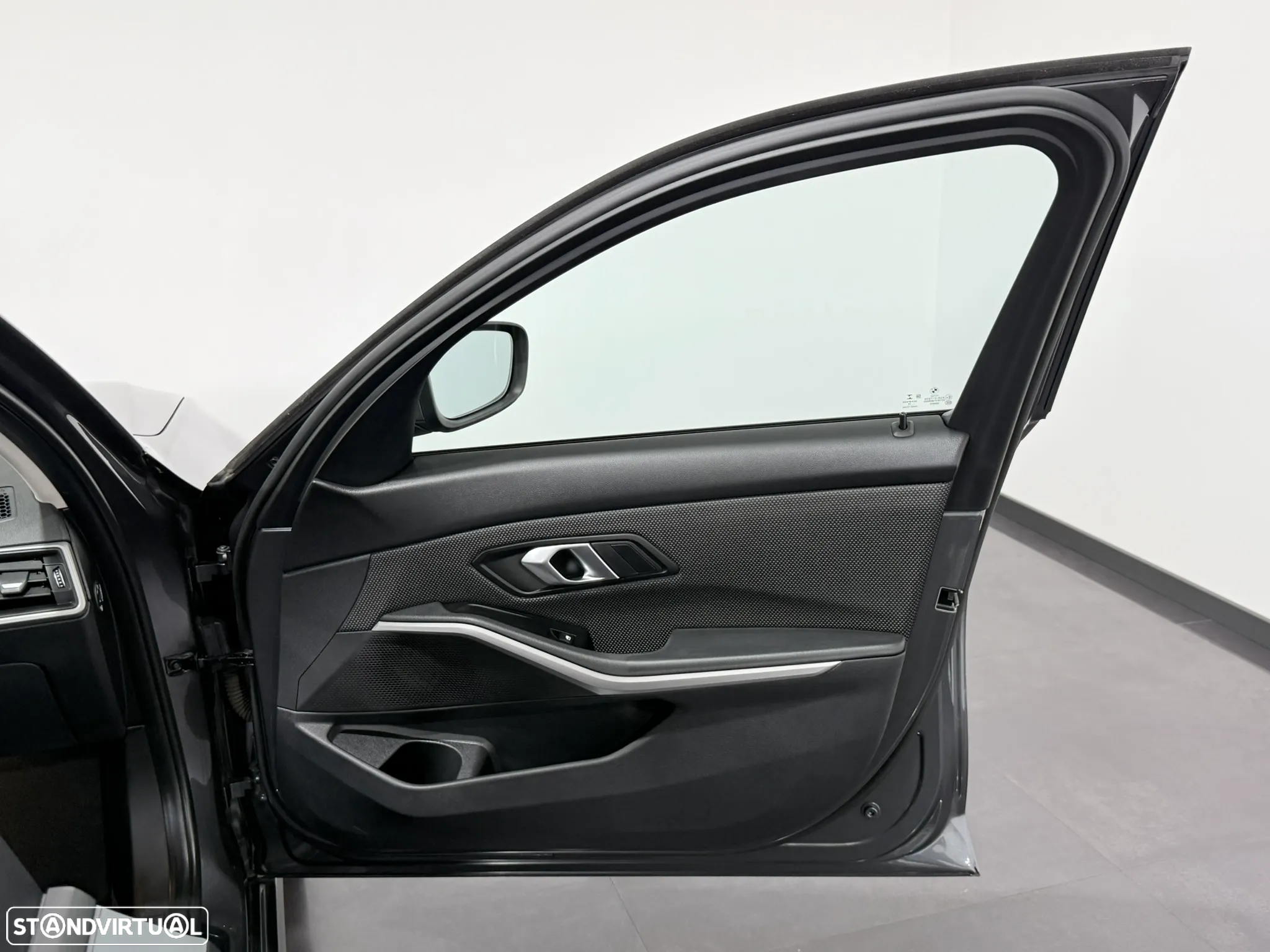 BMW 330 e Corporate Edition Auto - 39