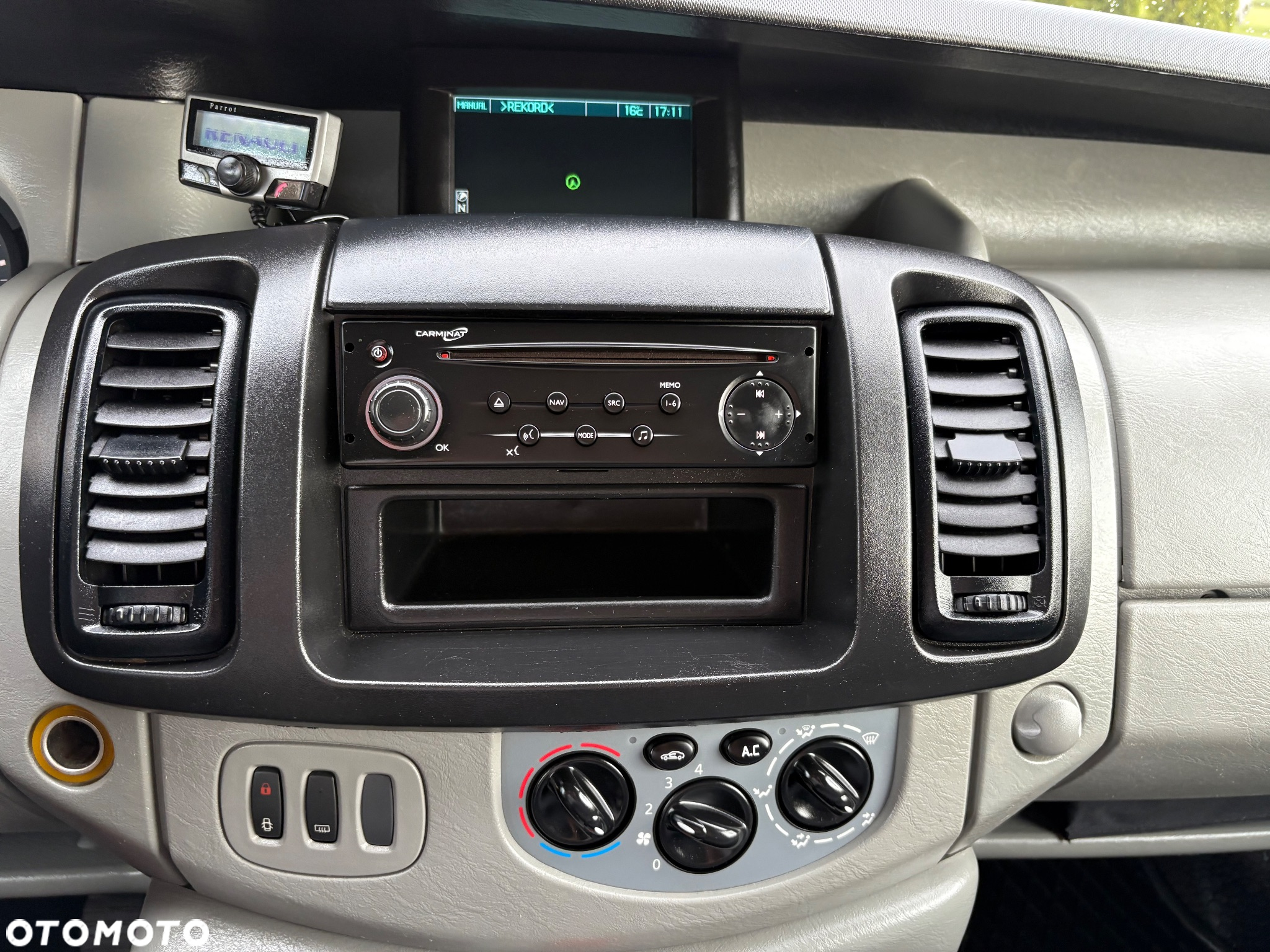 Renault Trafic - 25