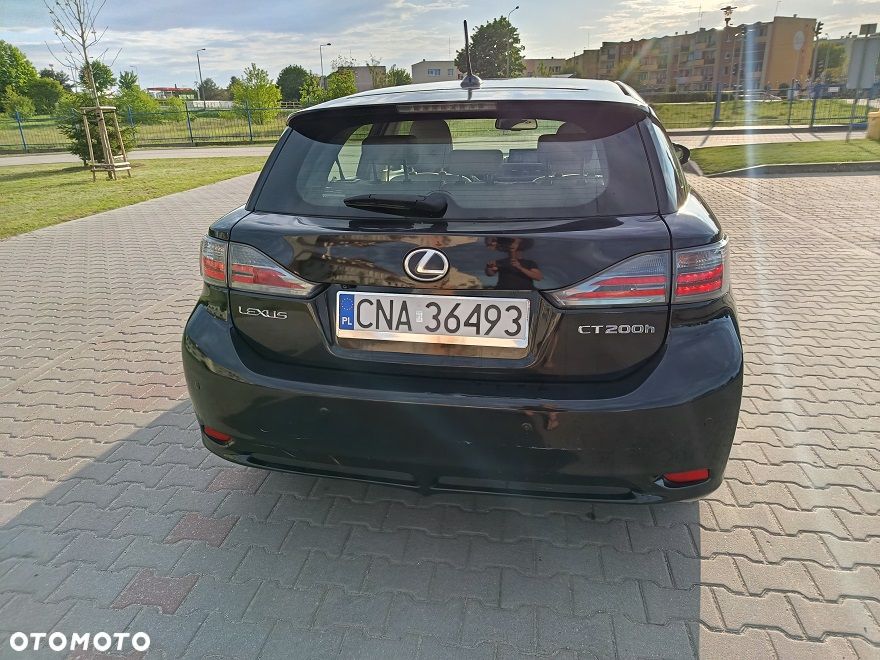 Lexus CT - 15
