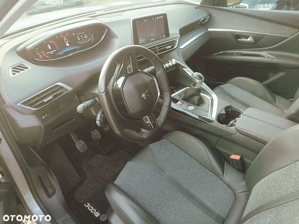 Peugeot 3008 PureTech 130 Stop & Start GPF Allure - 17