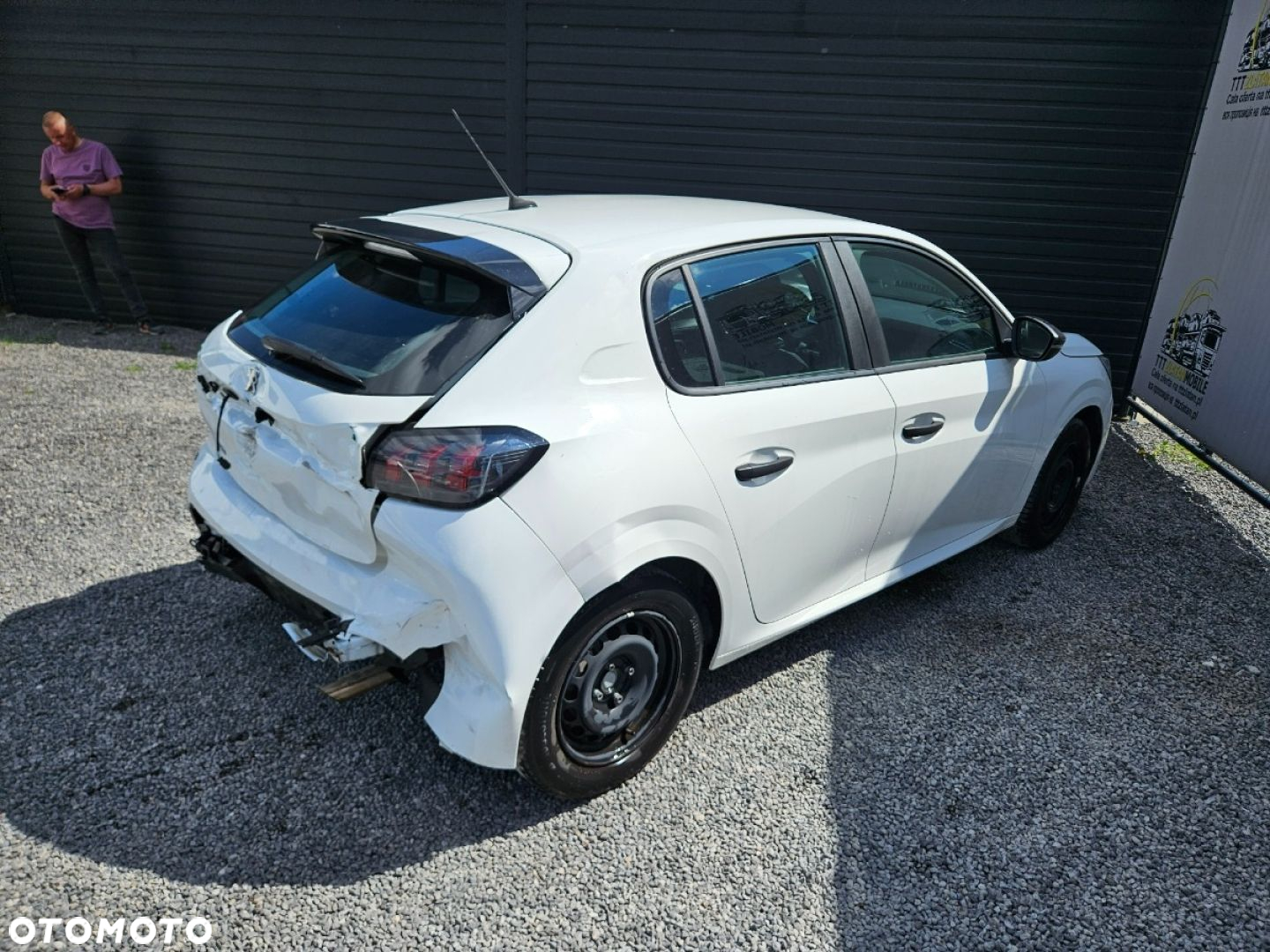 Peugeot 208 - 20