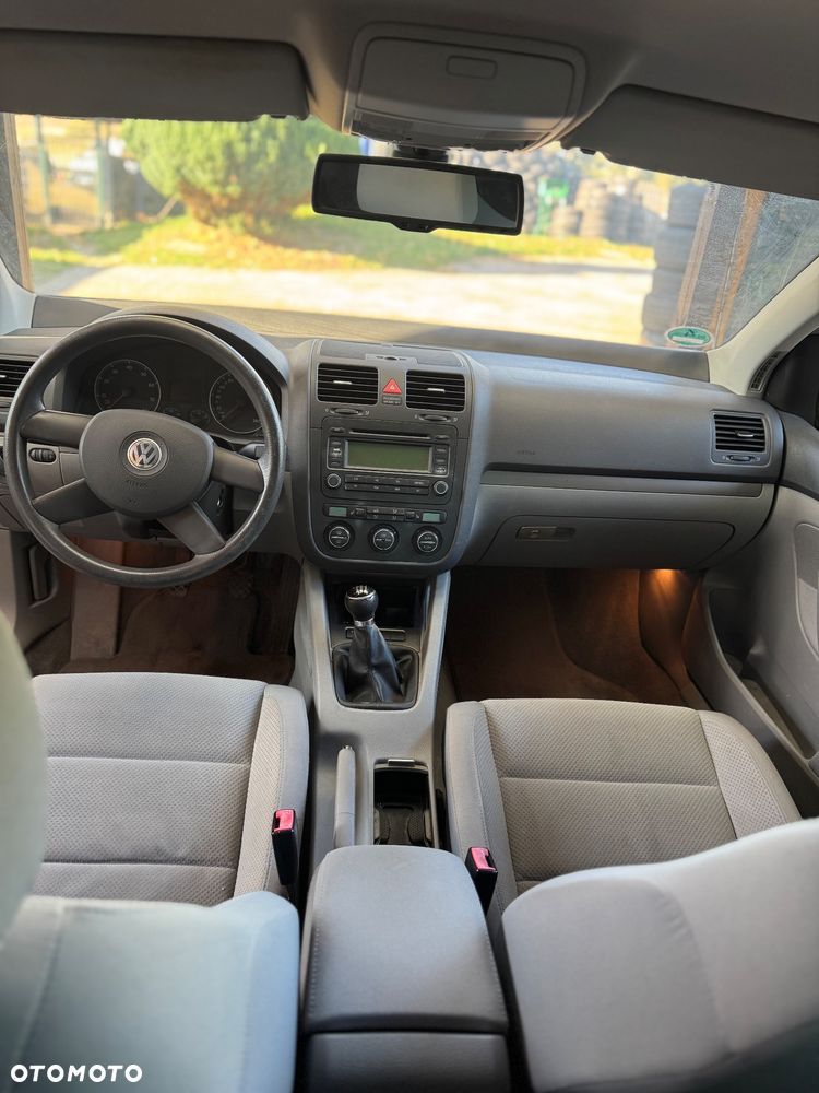 Volkswagen Golf 2.0 FSI Comfortline - 17