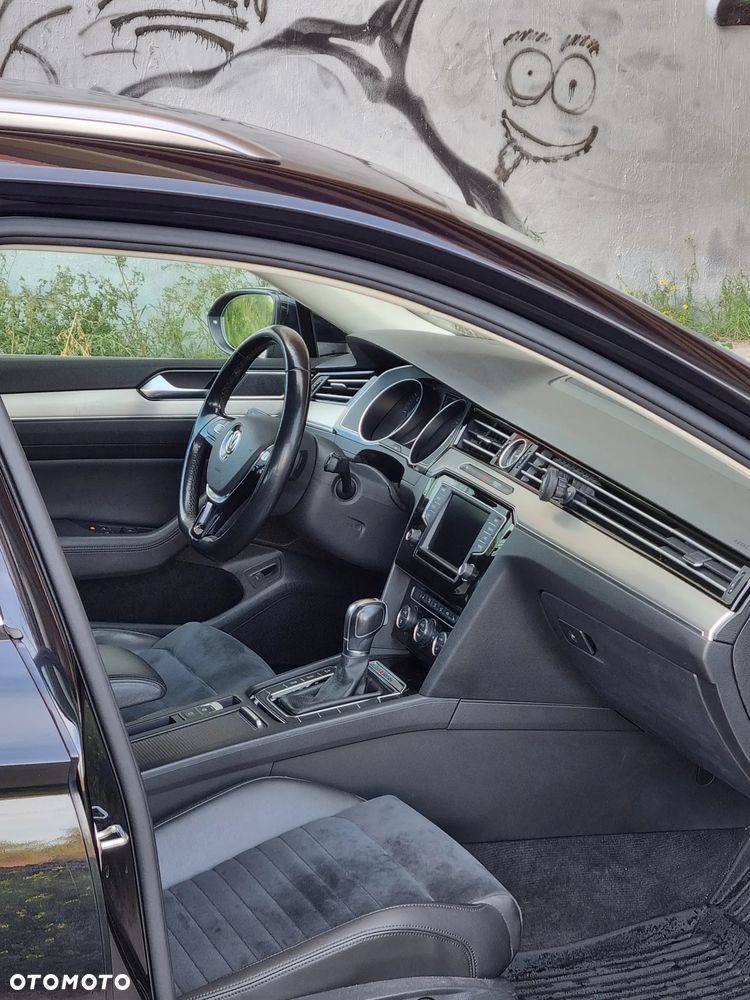 Volkswagen Passat - 11
