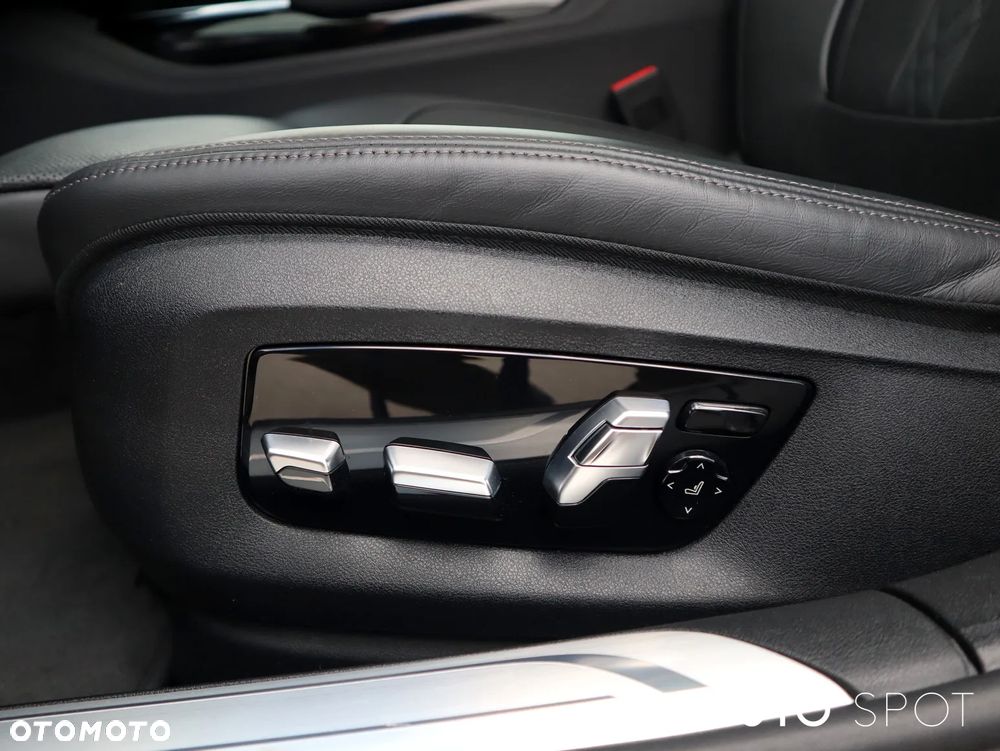 BMW Seria 7 - 16
