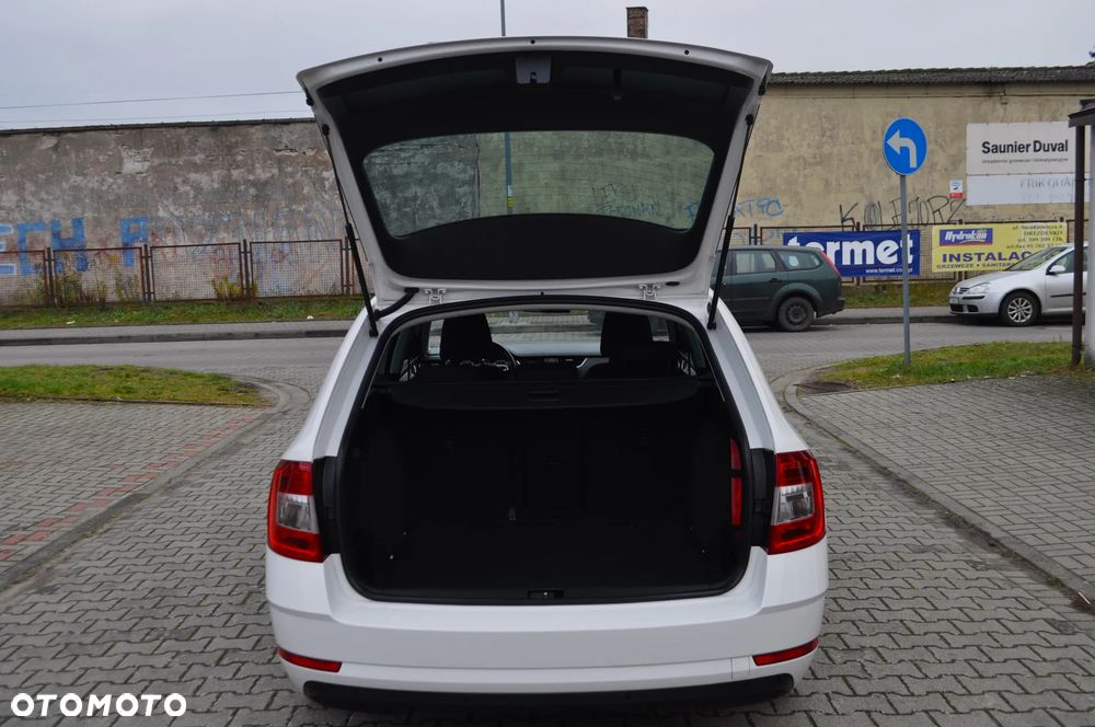 Skoda Octavia 1.6 TDI Style - 9