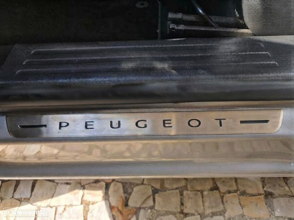Peugeot 2008 1.2 PureTech GT - 27
