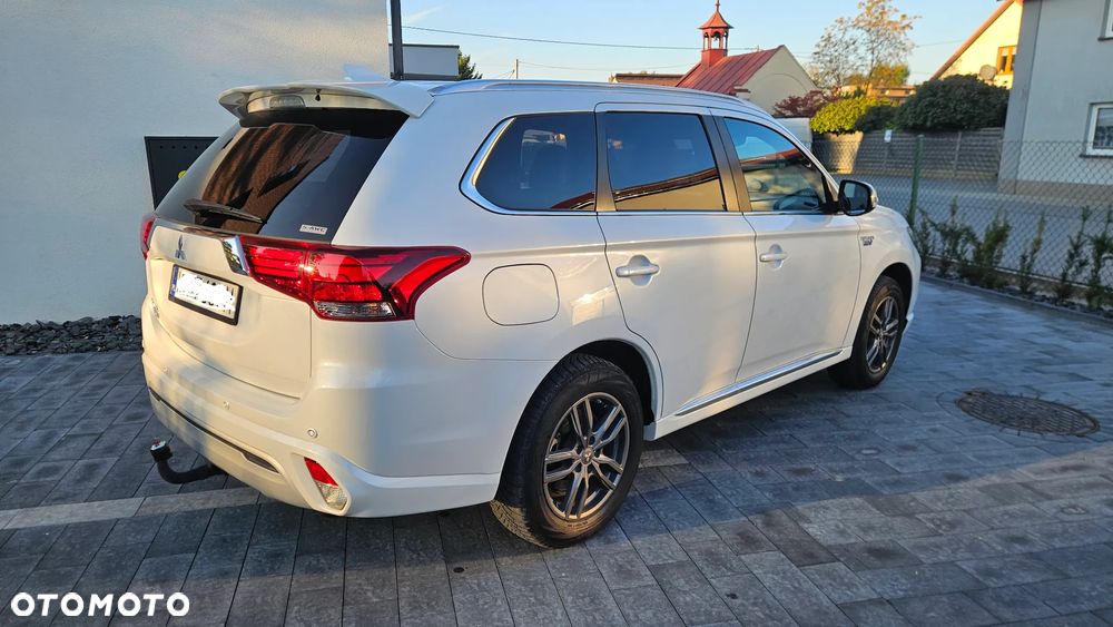 Mitsubishi Outlander 2.4 4WD Plug-In Hybrid Spirit+ - 3