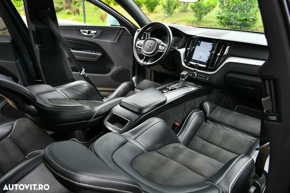 Volvo XC 60 D4 AWD R-Design - 24