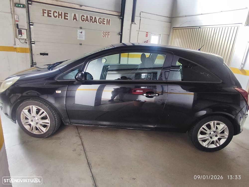 Opel Corsa 1.2 Black Edition - 2