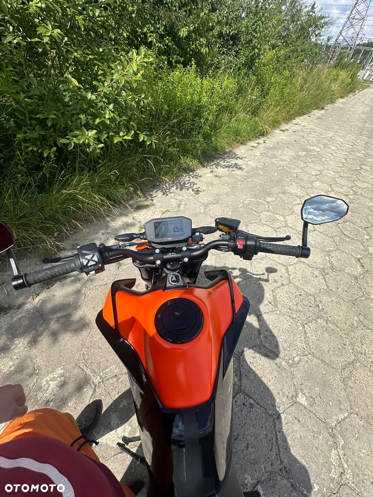 KTM DUKE 890 - 16