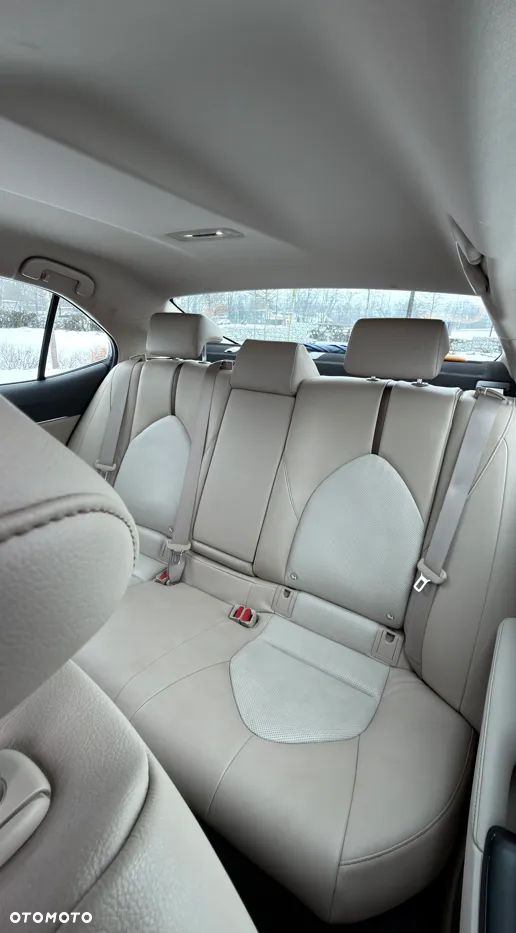 Toyota Camry 2.5 Hybrid Executive CVT - 3