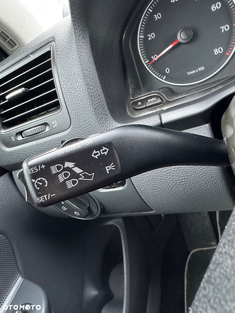 Volkswagen Golf - 25