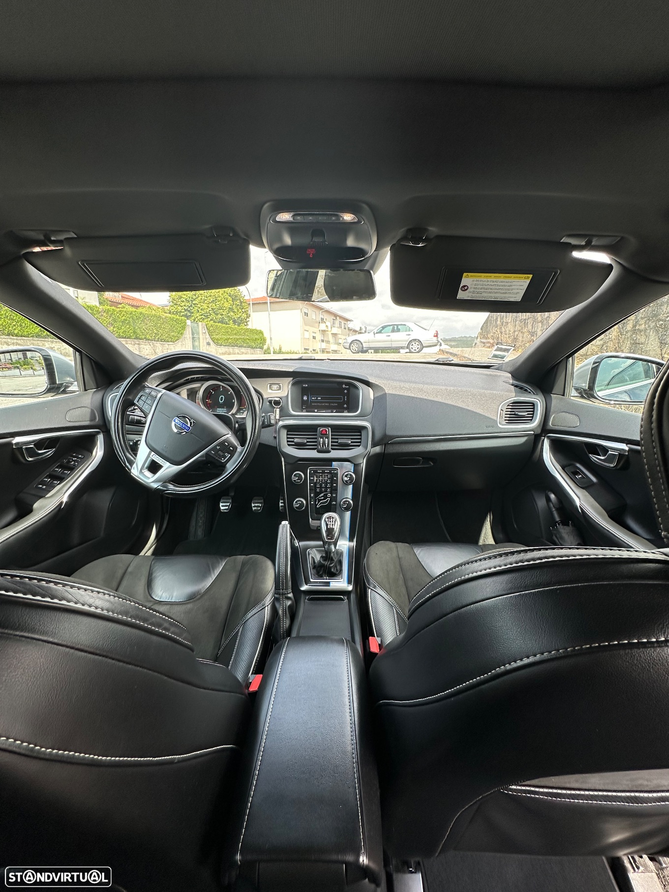 Volvo V40 1.6 D2 R-Design - 24