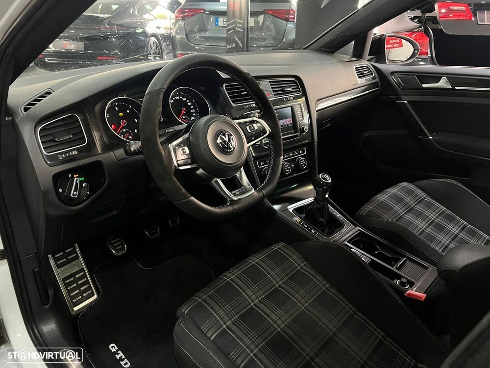 VW Golf 2.0 TDI GTD - 27