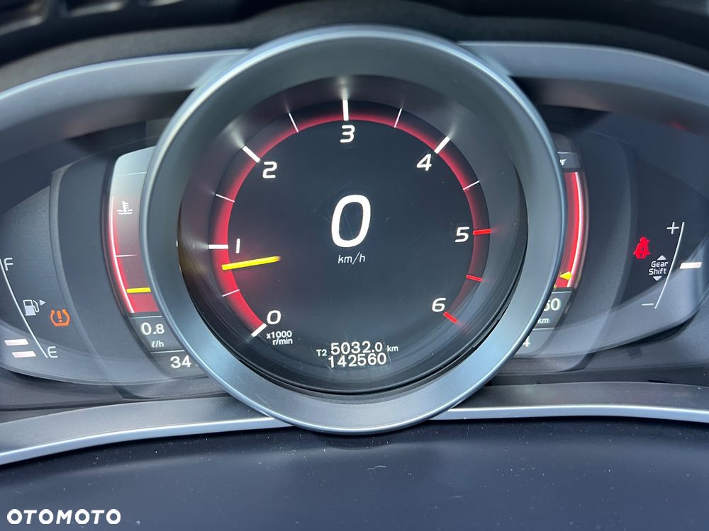Volvo V40 D3 R-Design - 30