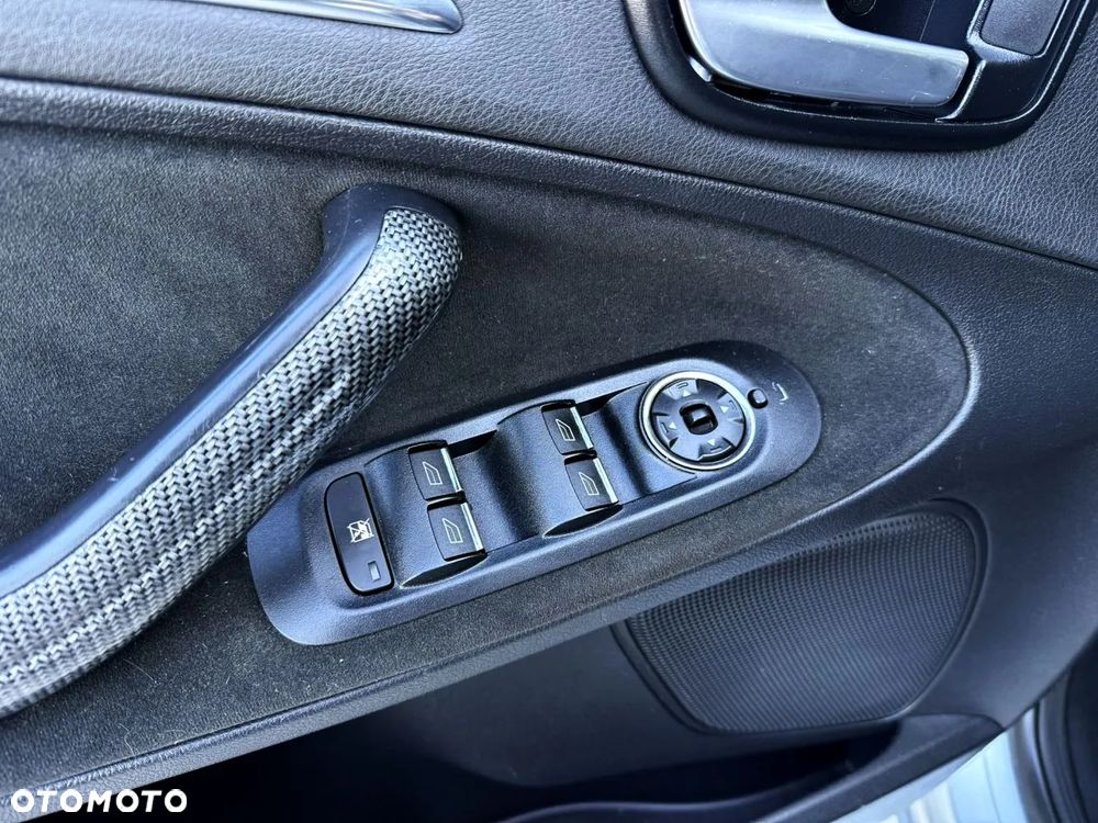 Ford S-Max - 32