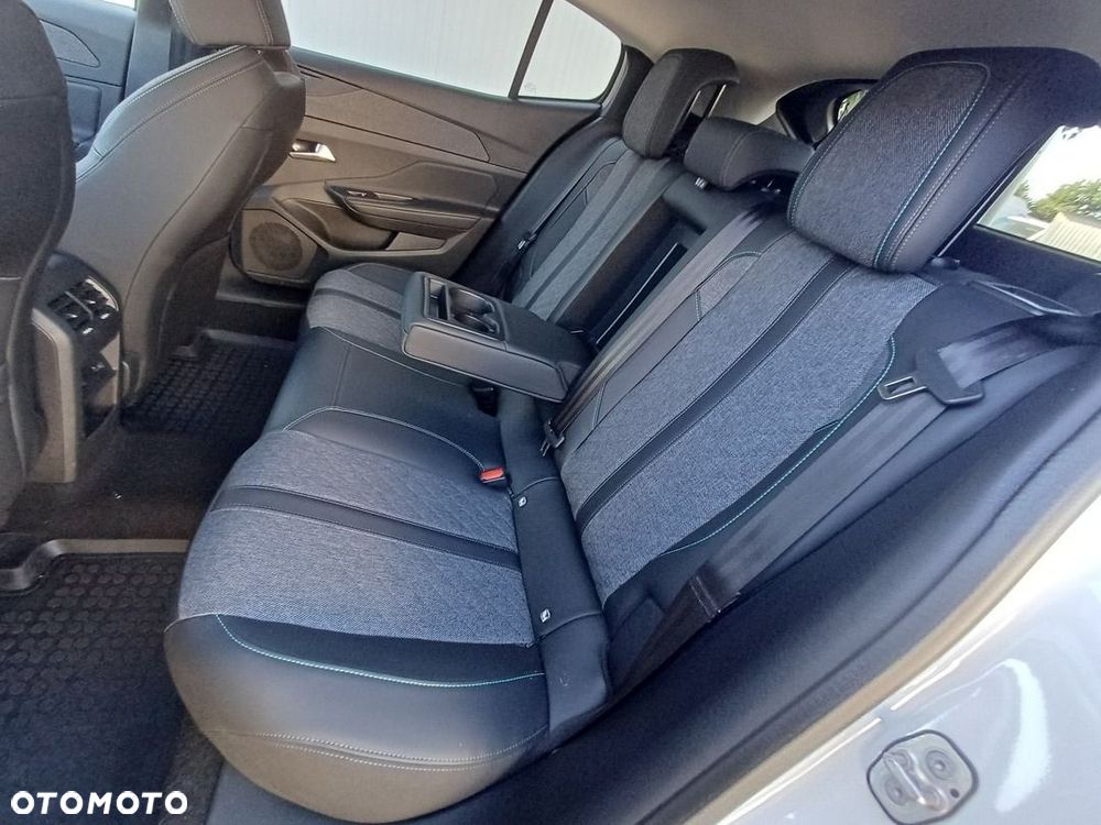 Peugeot 408 1.2 PureTech Allure Pack S&S EAT8 - 32