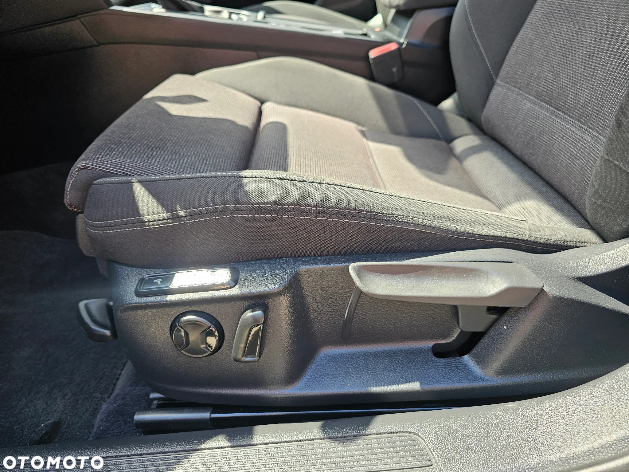 Volkswagen Passat Variant 2.0 TDI SCR DSG Comfortline - 30