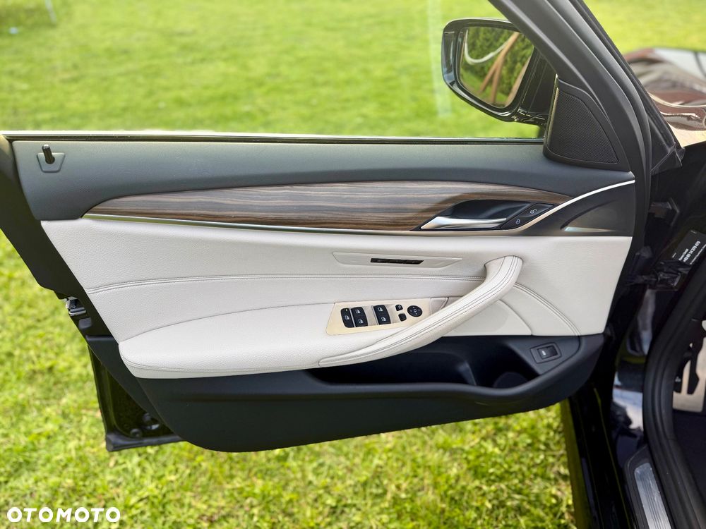 BMW Seria 5 530i xDrive GPF M Sport sport - 30