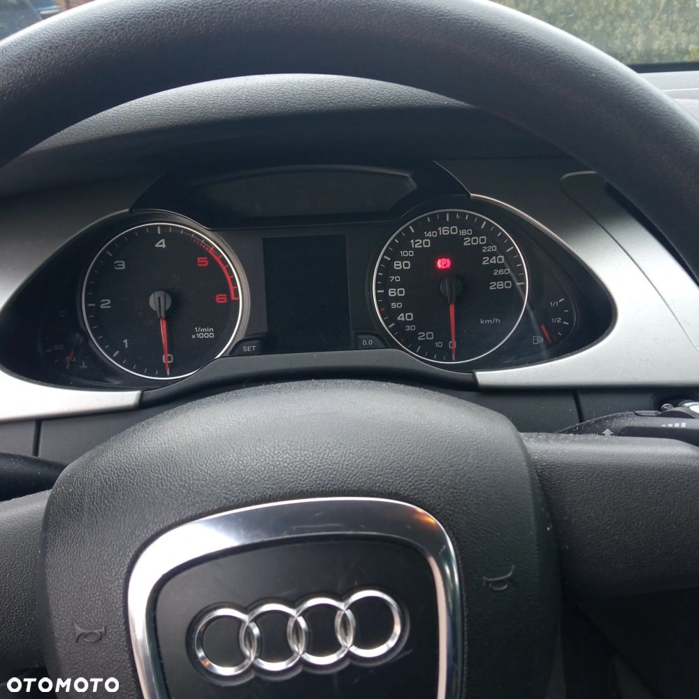 Audi A4 Avant 2.0 TDI DPF Attraction - 9