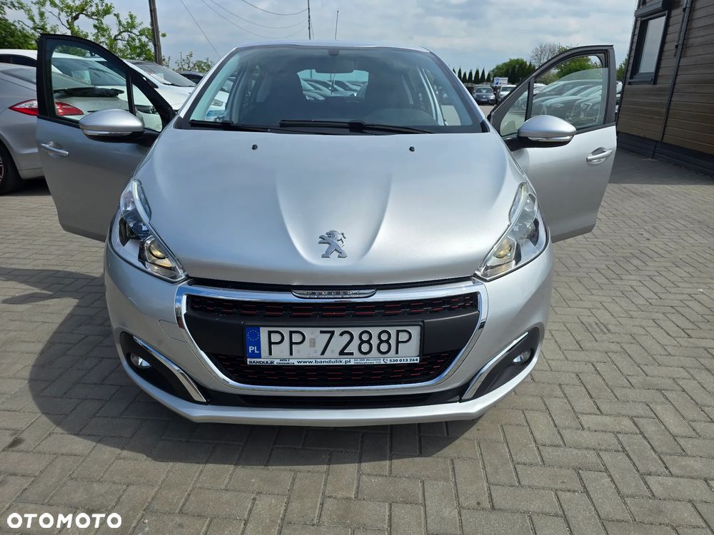 Peugeot 208 - 22