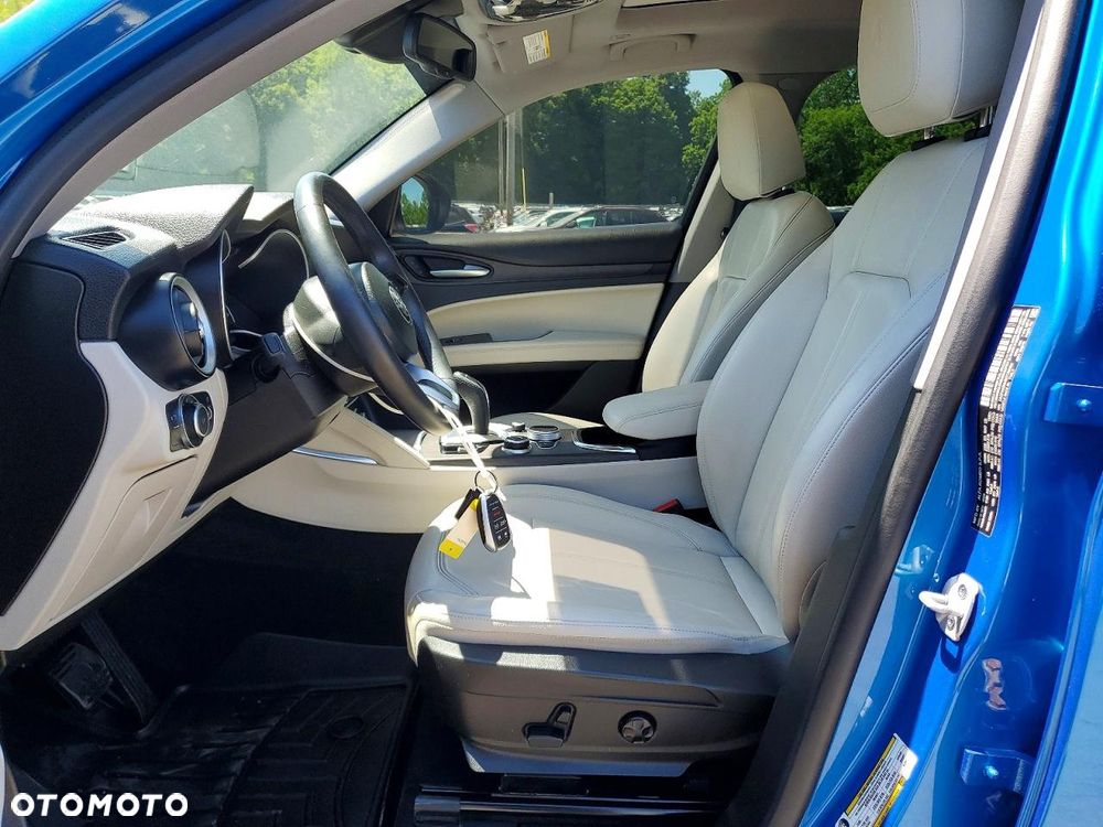 Alfa Romeo Stelvio 2.0 Turbo 16V AT8-Q4 Ti - 6