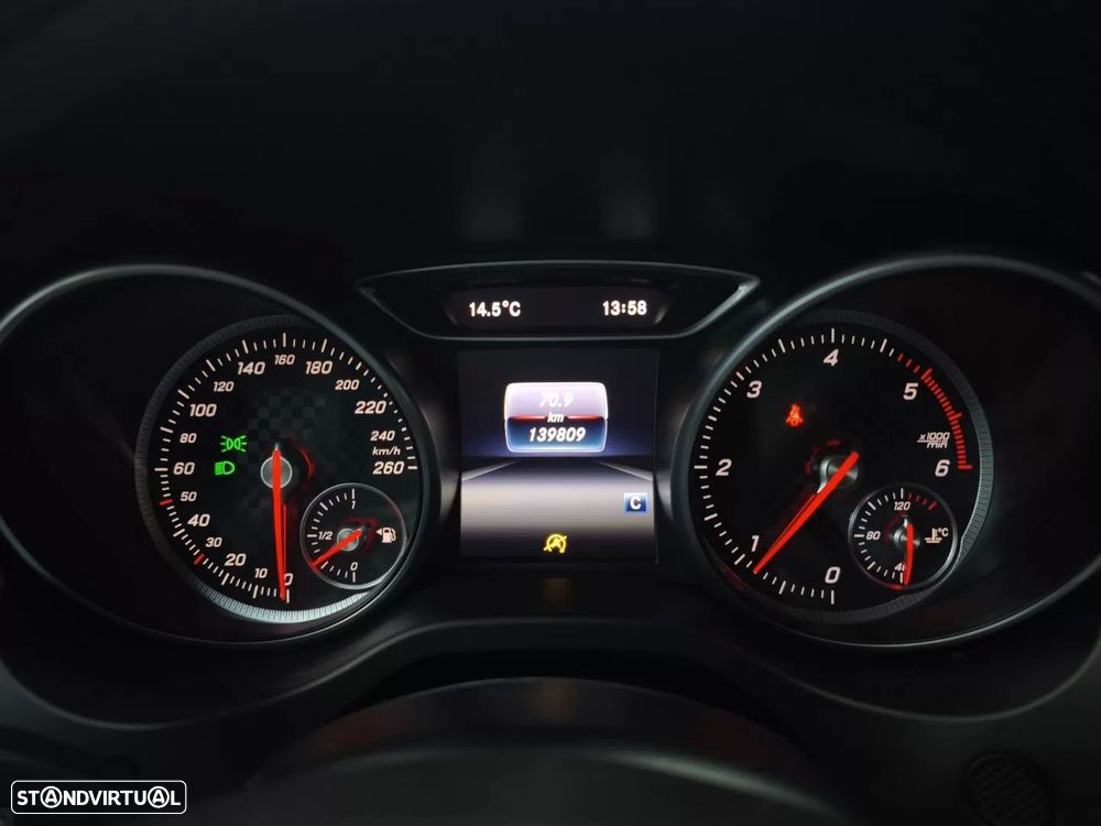 Mercedes-Benz A 180 d AMG Line - 27