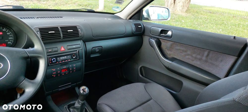 Audi A3 ver-a3-1-6-ambiente - 16