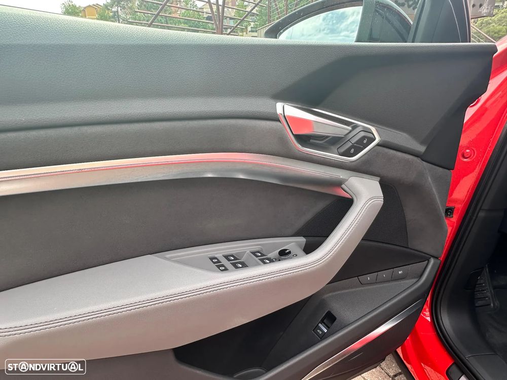 Audi e-tron 55 quattro S line - 31