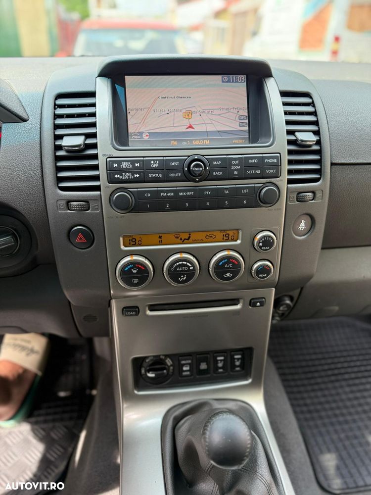 Nissan Pathfinder 2.5 dCi LE Plus - 12