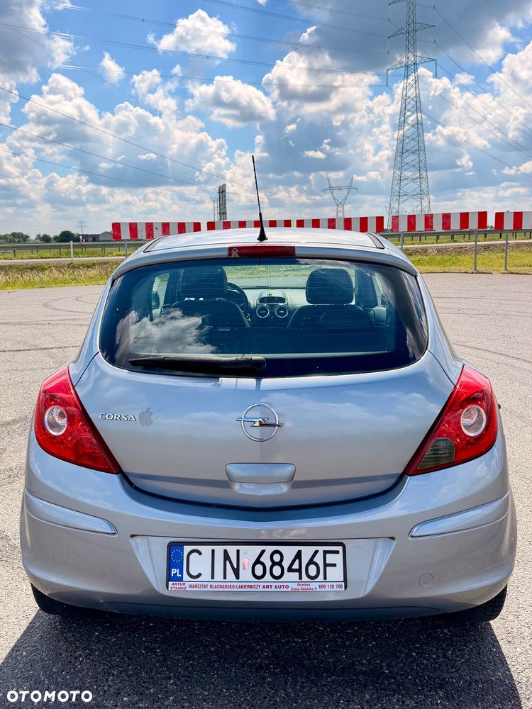 Opel Corsa 1.4 16V Essentia - 4