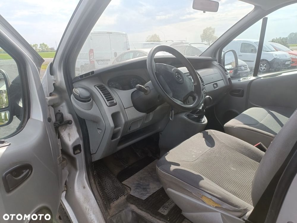 Opel Vivaro L2H1 2.9t - 10