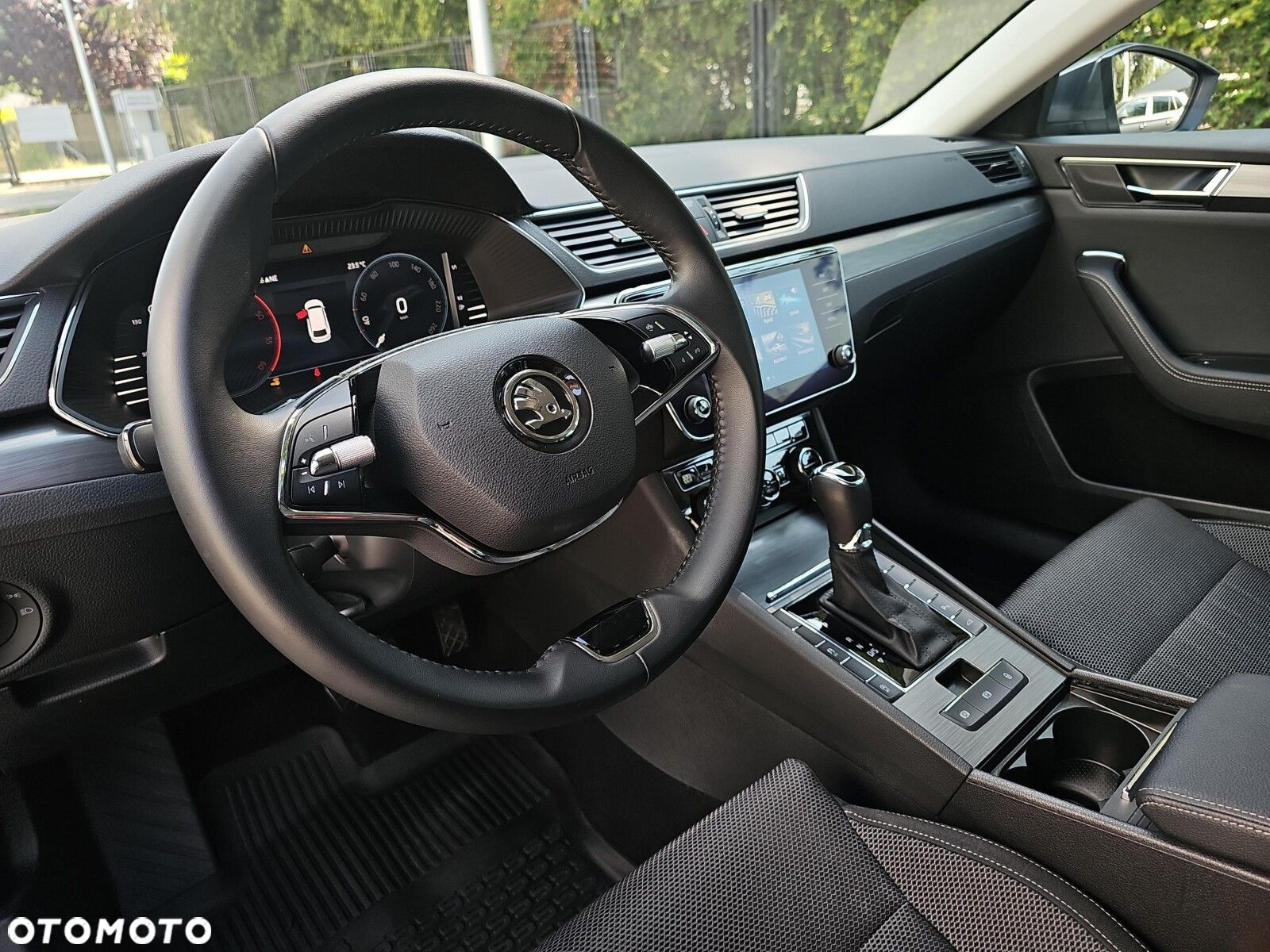 Skoda Superb 2.0 TDI SCR Style DSG - 9