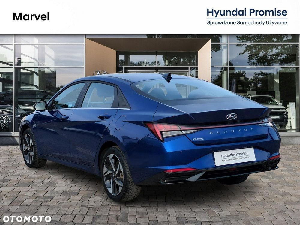 Hyundai Elantra - 4