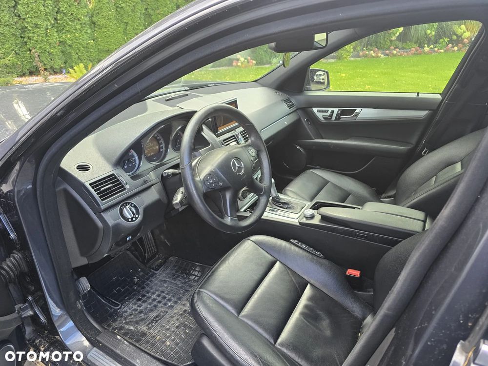 Mercedes-Benz C-Class 2008 photo 2