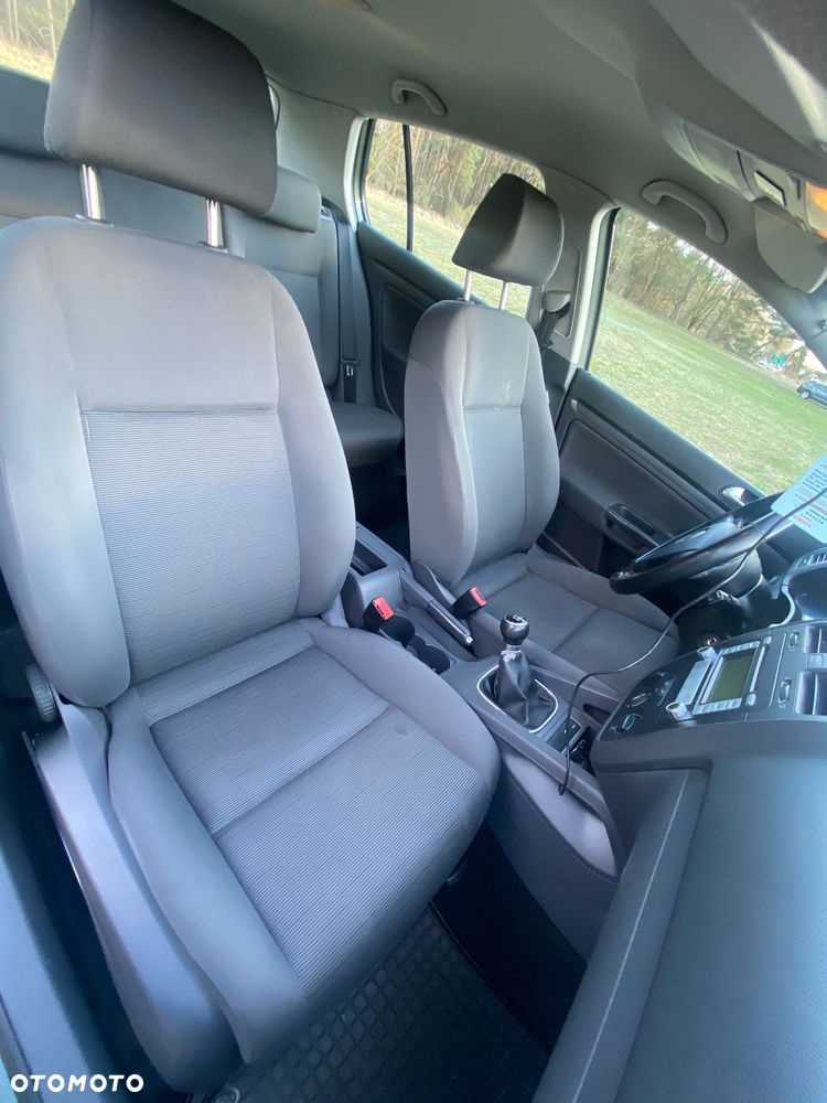 Volkswagen Golf - 6