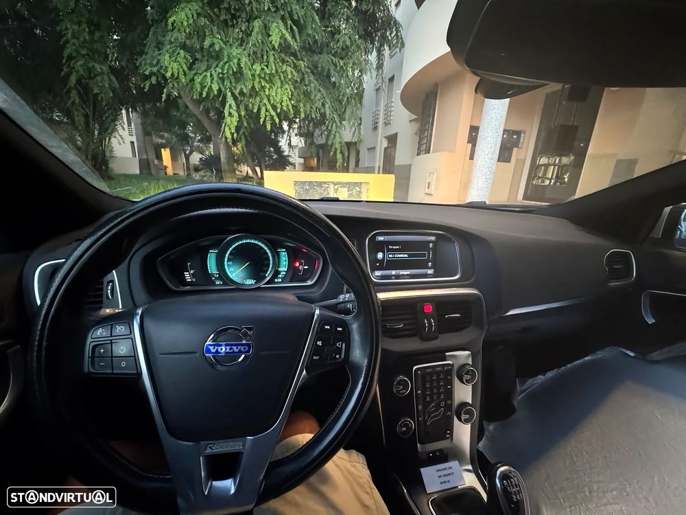 Volvo V40 1.6 D2 R-Design - 4