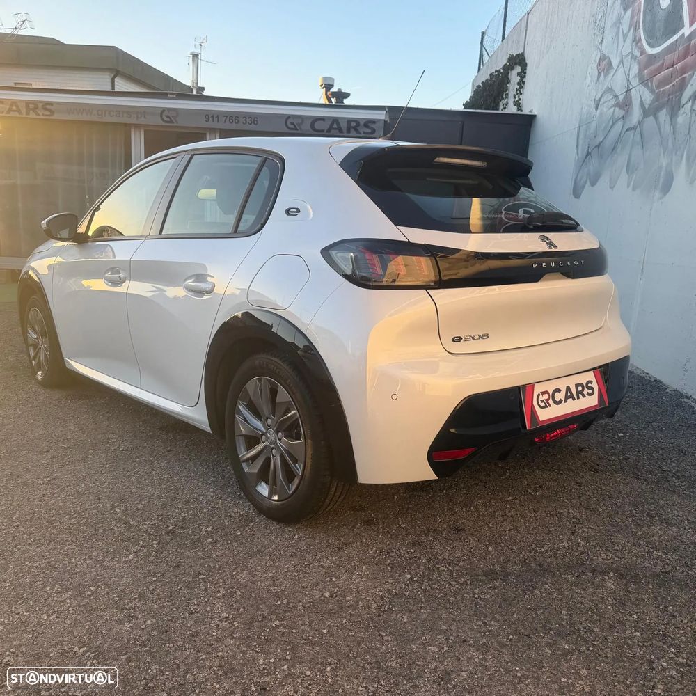 Peugeot e-208 Allure+ - 29
