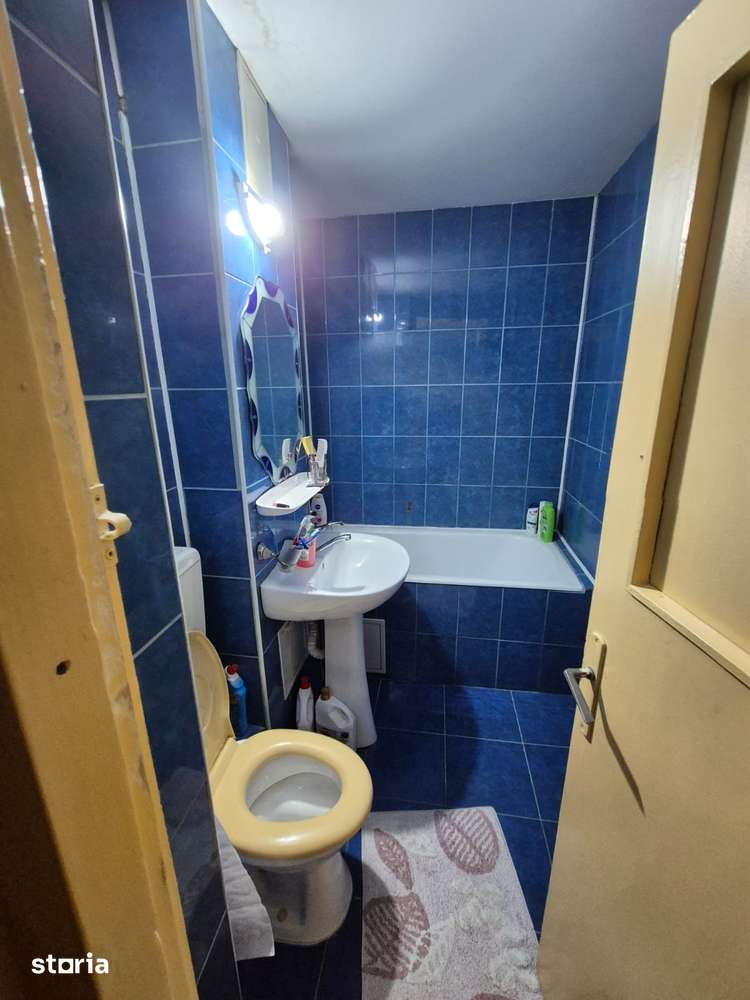 Apartament cu 4 camere, balcon/renovat recent - Imagine principală: 4/6